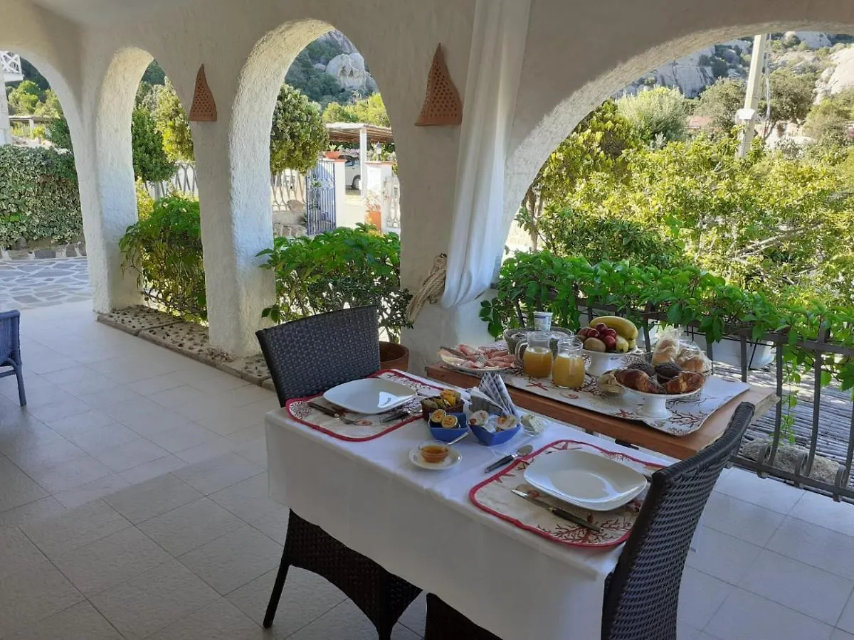 B&B A Due Passi Dal Mare Baja Sardinia