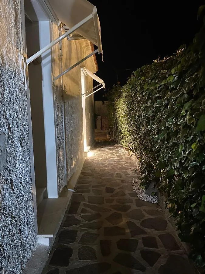 Bed & Breakfast B&B A Due Passi Dal Mare Baja Sardinia
