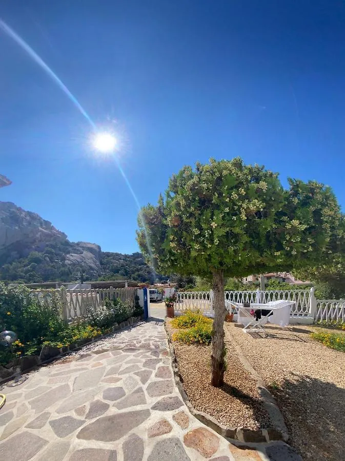 B&B A Due Passi Dal Mare Baja Sardinia 0*,