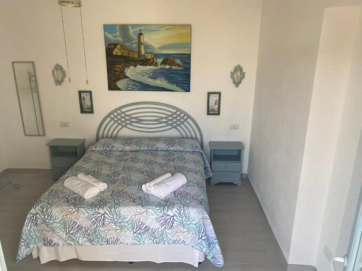 B&B A Due Passi Dal Mare Baja Sardinia Italien