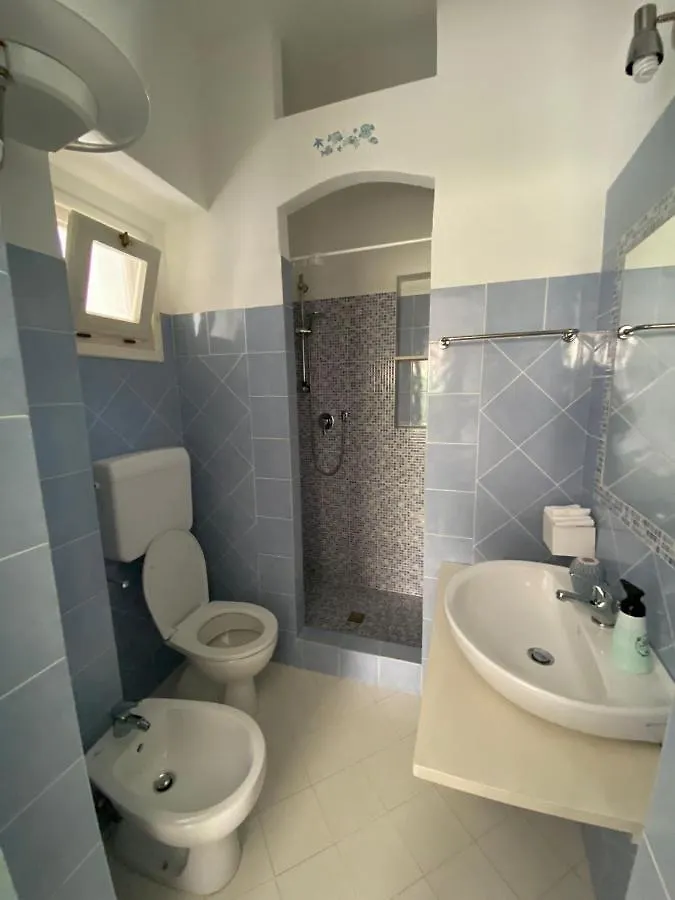 B&B A Due Passi Dal Mare Baja Sardinia 0*,